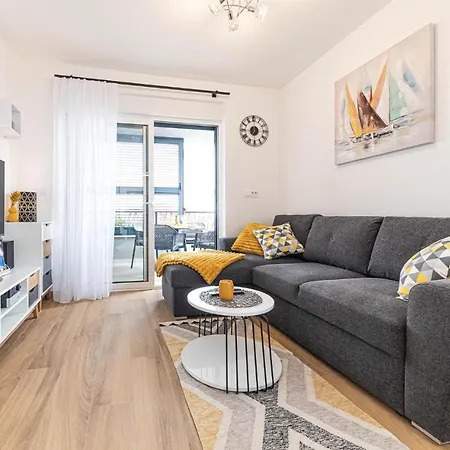 2 Bedroom In * 特罗吉尔