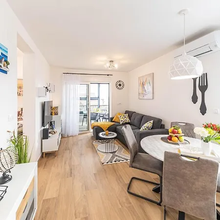 公寓 2 Bedroom In 特罗吉尔