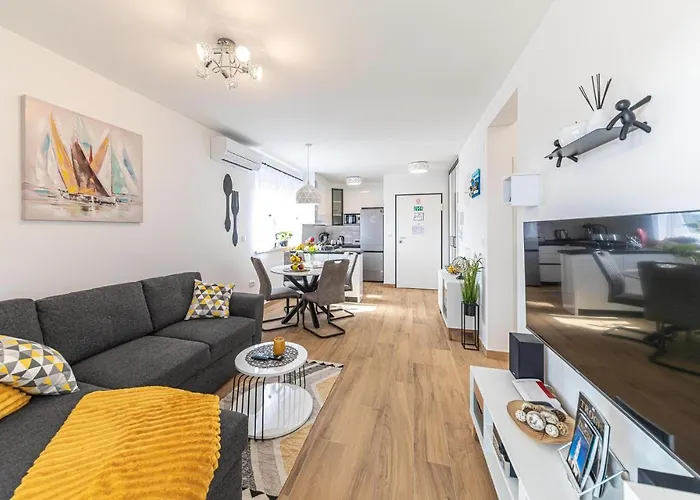 公寓 2 Bedroom In 特罗吉尔