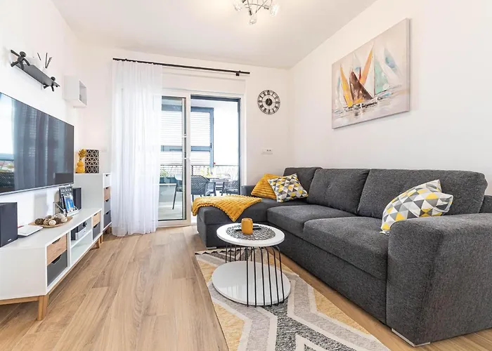 2 Bedroom In * Τρογκίρ